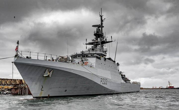 HMS Forth P222 Royal Navy River class patrol ship Photo Print or Framed Print - Hampshire Prints