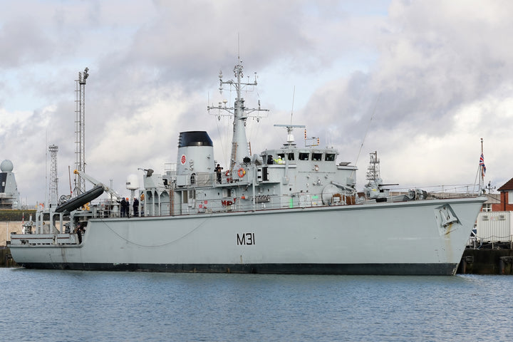 HMS Cattistock M31 | Photo Print | Framed Print | Hunt Class | Minehunter | Royal Navy Hampshire Prints