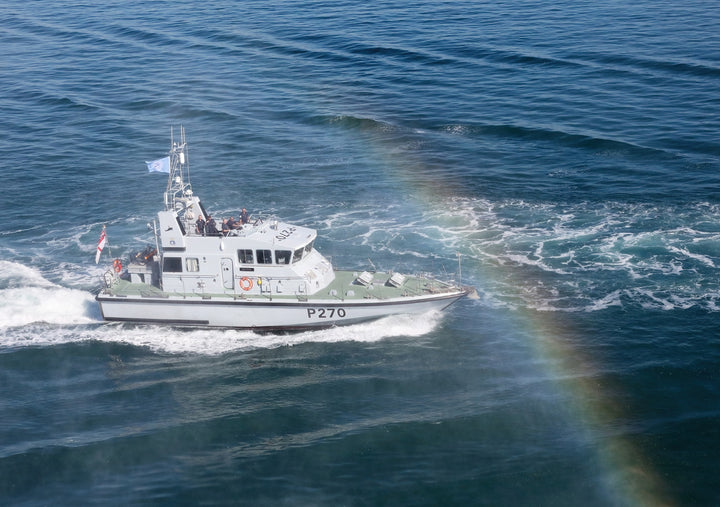 HMS Biter P270 Royal Navy Archer class P2000 patrol vessel Photo Print or Framed Print - Hampshire Prints