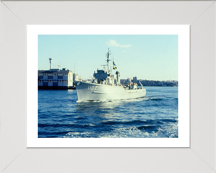 HMS Alcaston M1102 Royal Navy Ton Class Minesweeper Photo Print or Framed Print - Hampshire Prints