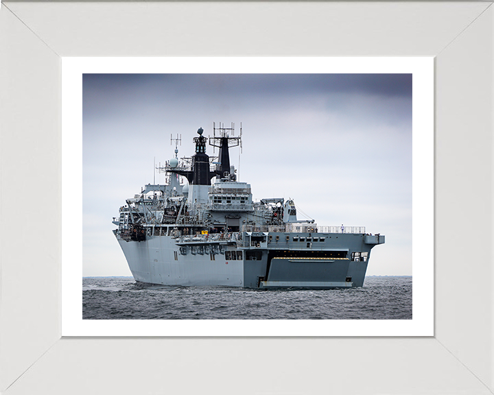 HMS Albion L14 | Photo Print | Framed Print | Albion Class | Amphibious ship | Royal Navy Hampshire Prints