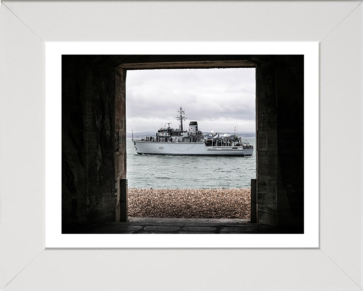 HMS Brocklesby M33 Royal Navy Hunt class Mine Counter Measures Vessel Photo Print or Framed Print - Hampshire Prints