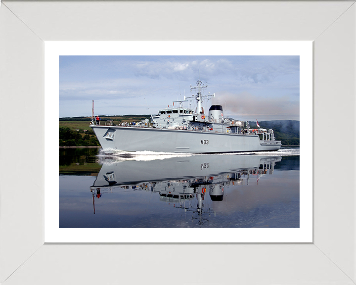 HMS Brocklesby M33 | Photo Print | Framed Print | Hunt Class | Mine Warfare Vessel | Royal Navy Hampshire Prints