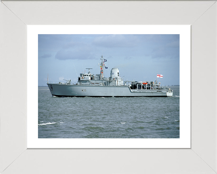 HMS Dulverton M35 | Photo Print | Framed Print | Hunt Class | Mine Warfare Vessel | Royal Navy Hampshire Prints
