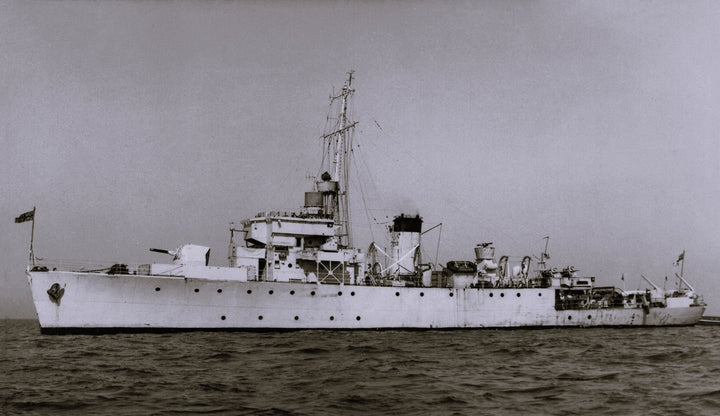 HMS Ready J223 Royal Navy Algerine class minesweeper Photo Print or Framed Print - Hampshire Prints