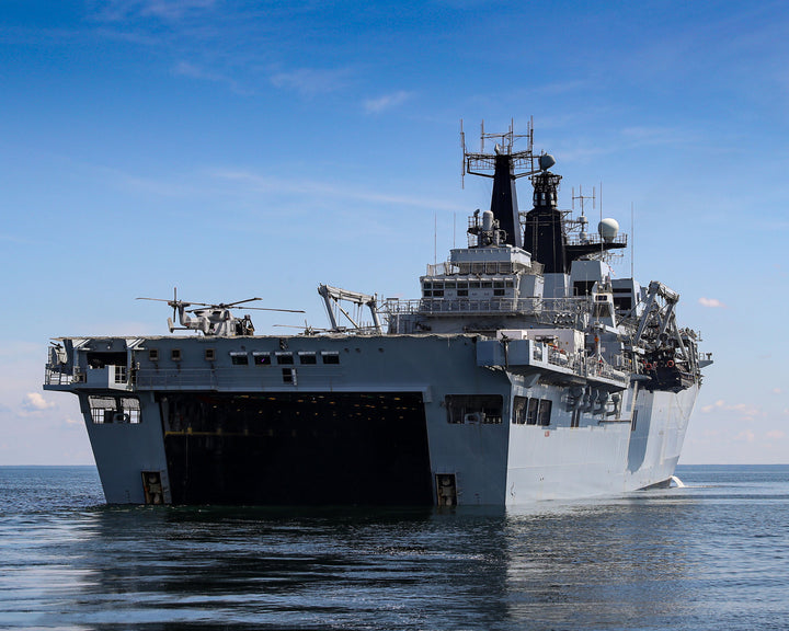 HMS Albion L14 | Photo Print | Framed Print | Albion Class | Amphibious ship | Royal Navy Hampshire Prints