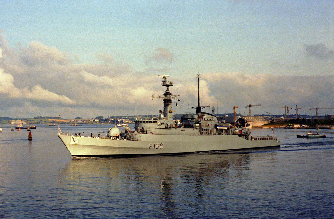 HMS Amazon F169 | Photo Print | Framed Print | Poster | Type 21 | Frigate | Royal Navy Hampshire Prints