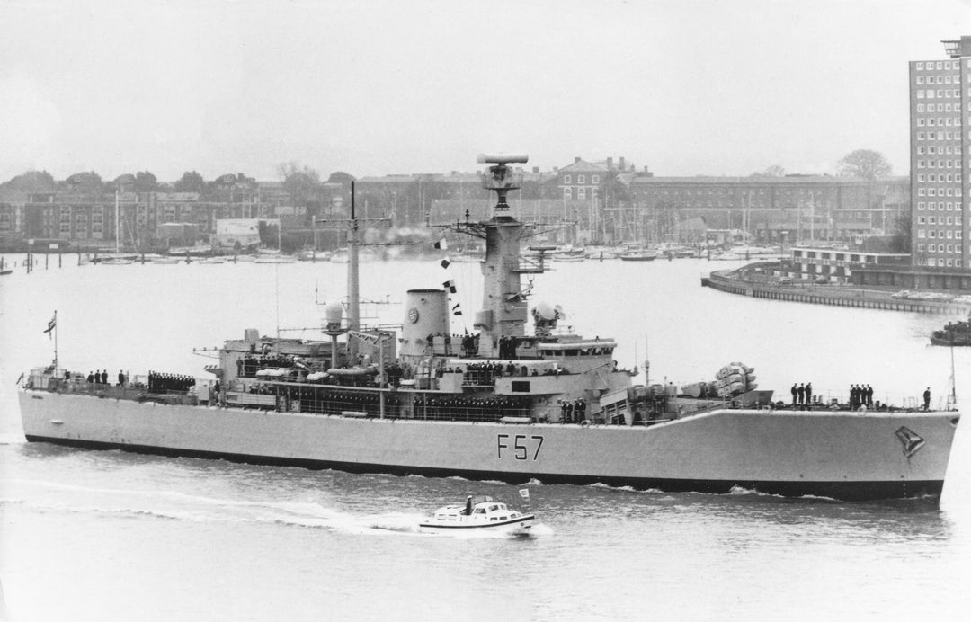 HMS Andromeda F57 Royal Navy Leander class frigate Photo Print or Framed Print - Hampshire Prints