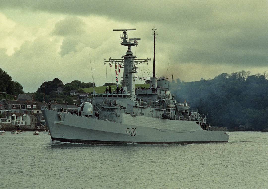 HMS Avenger F185 | Photo Print | Framed Print | Poster | Type 21 | Frigate | Royal Navy Hampshire Prints