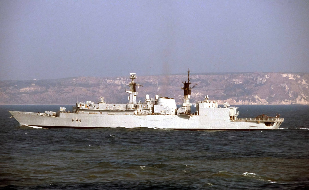 HMS Brave F94 | Photo Print | Framed Print | Poster | Type 22 | Frigate | Royal Navy Hampshire Prints