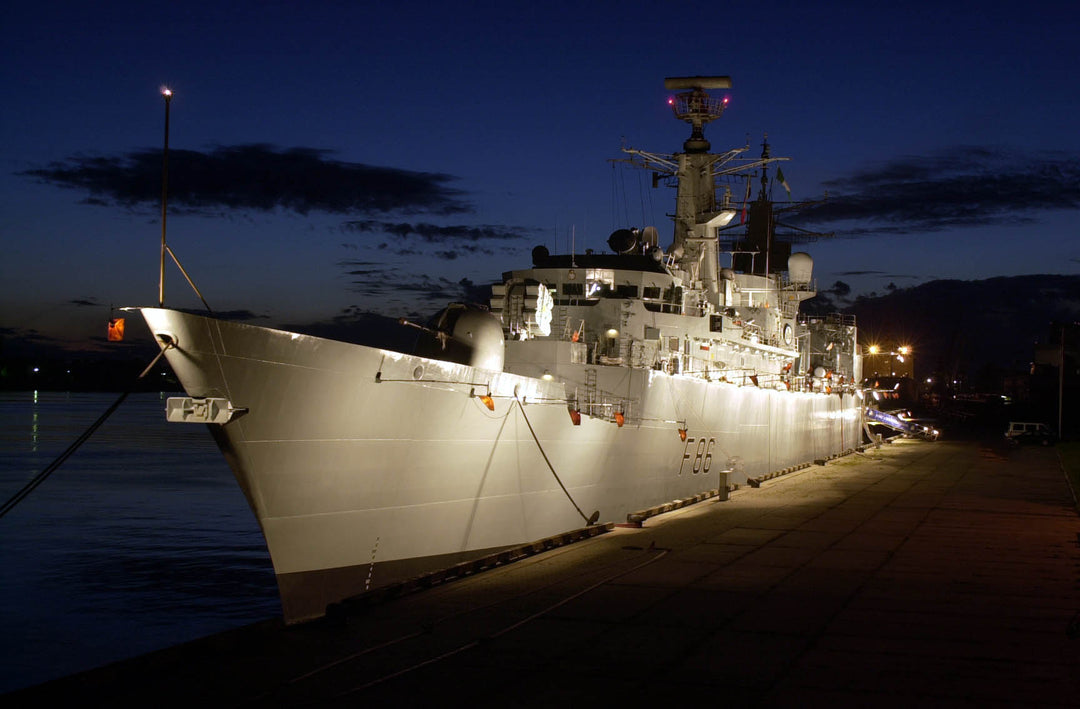 HMS Campbeltown F86 Royal Navy Type 22 Frigate Photo Print or Framed Photo Print - Hampshire Prints