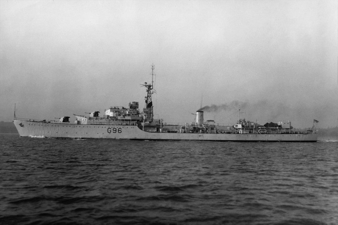 HMS Crossbow G96 (D96) | Photo Print | Framed Print | Weapon Class | Destroyer | Royal Navy Hampshire Prints