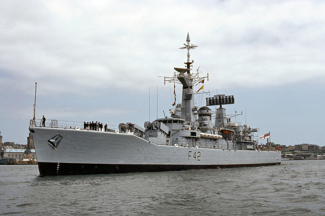 HMS Phoebe F42 | Photo Print | Framed Print | Leander Class | Frigate | Royal Navy Hampshire Prints