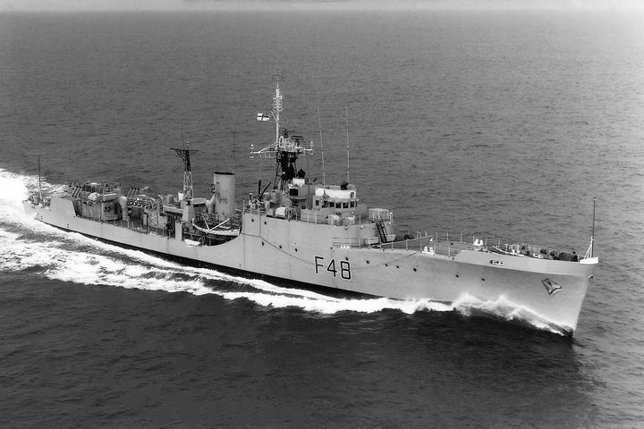 HMS Dundas F48 Royal Navy Blackwood class frigate Photo Print or Framed Print - Hampshire Prints