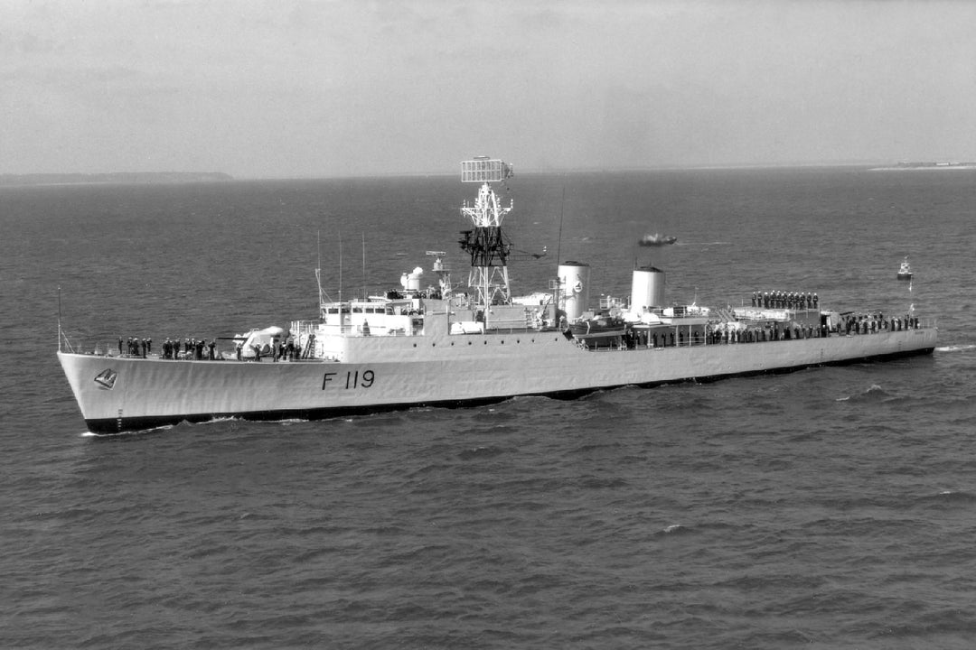 HMS Eskimo F119 Royal Navy Tribal class Frigate Photo Print or Framed Print - Hampshire Prints