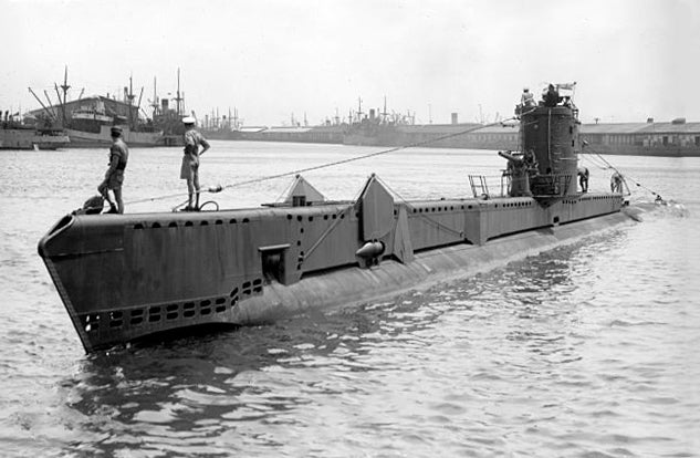 HMS Voracious P78 Royal Navy V class Submarine Photo Print or Framed Print - Hampshire Prints