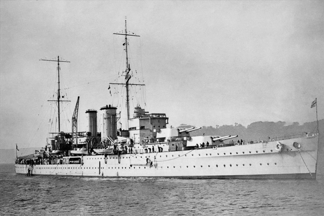 HMS Exeter (68) Royal Navy York Class heavy cruiser Photo Print or Framed Print - Hampshire Prints