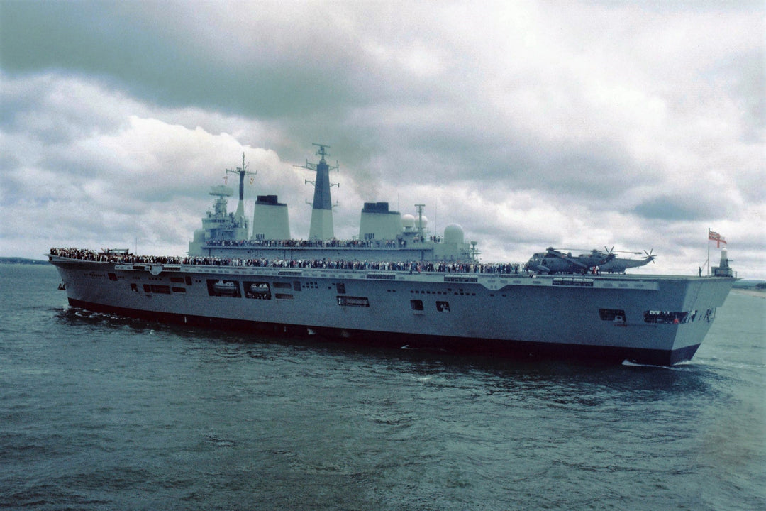 HMS Illustrious R06 | Photo Print | Framed Print | Invincible Class | Aircraft Carrier | Royal Navy Hampshire Prints
