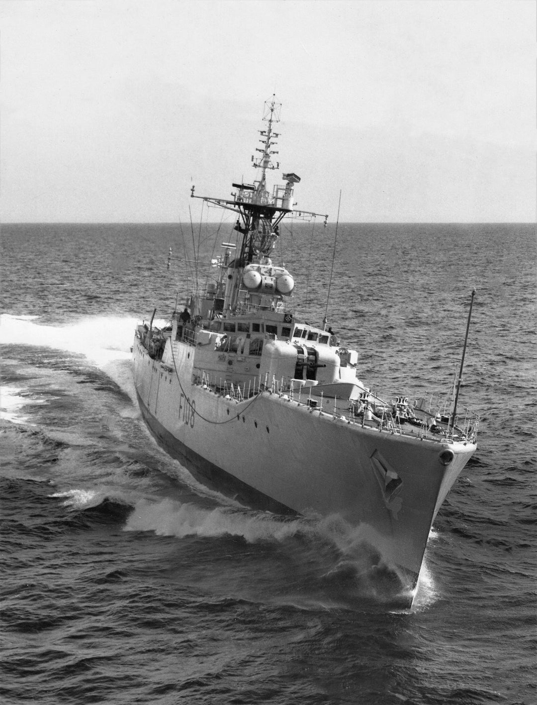 HMS Londonderry F108 Royal Navy Rothesay class frigate Photo Print or Framed Print - Hampshire Prints