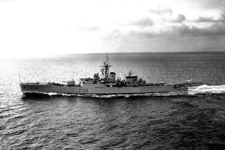 HMS Lowestoft F103 | Photo Print | Framed Print | Rothesay Class | Frigate | Royal Navy Hampshire Prints
