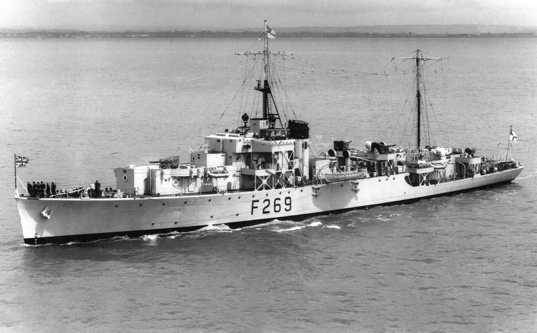 HMS Meon F269 | Photo Print | Framed Print | Poster | River Class | Frigate | Royal Navy Hampshire Prints