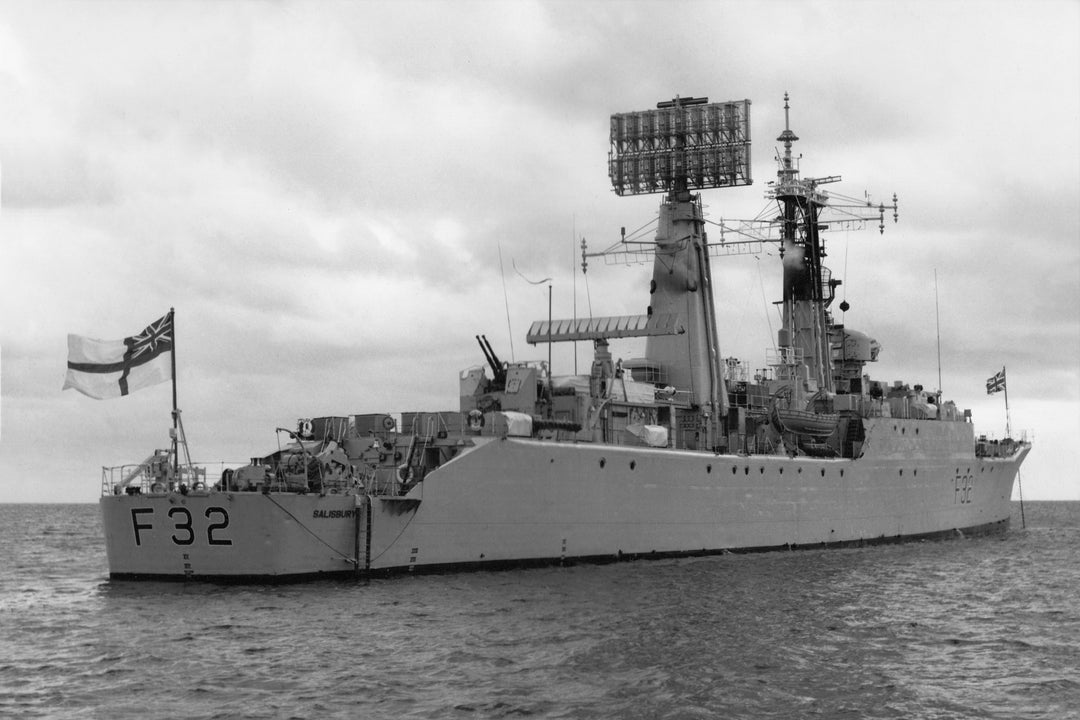 HMS Salisbury F32 Royal Navy Salisbury class Frigate Photo Print or Framed Print - Hampshire Prints