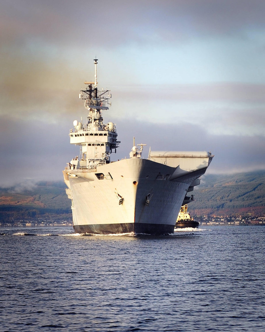 HMS Illustrious R06 | Photo Print | Framed Print | Invincible Class | Aircraft Carrier | Royal Navy Hampshire Prints