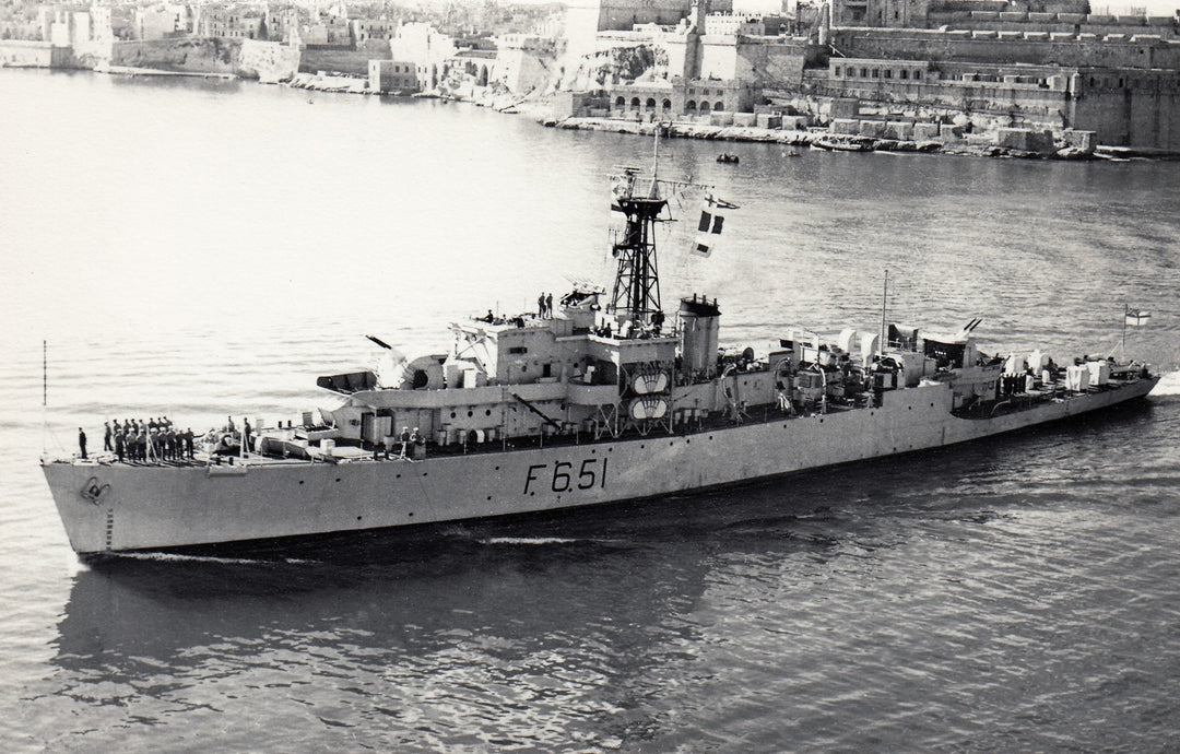 HMS Veryan Bay K651 Royal Navy Bay Class Frigate Photo Print or Framed Print - Hampshire Prints