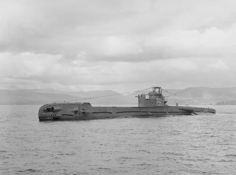 HMS Tabard P342 Submarine | Photo Print | Framed Print | Poster | T Class | Royal Navy Hampshire Prints