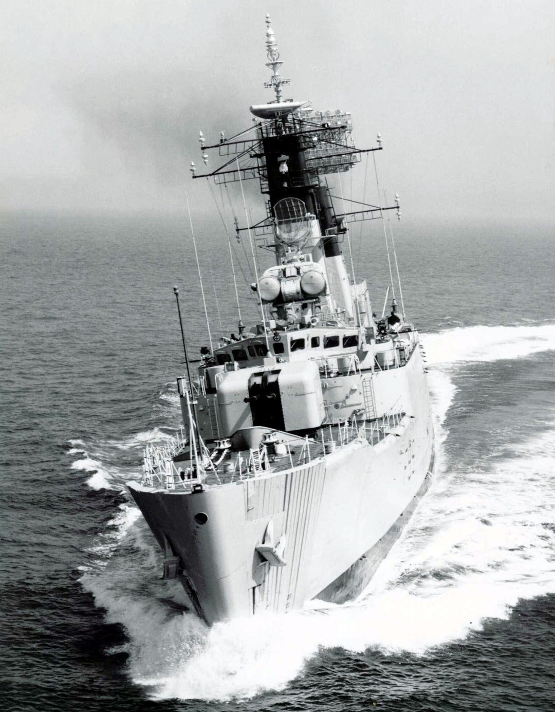 HMS Lincoln F99 Royal Navy Salisbury class frigate Photo Print or Framed Print - Hampshire Prints