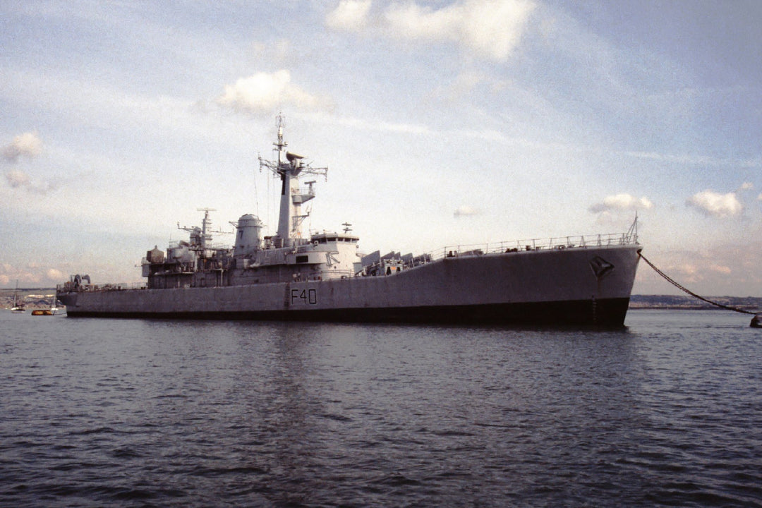 HMS Sirius F40 | Photo Print | Framed Print | Poster | Leander Class | Frigate | Royal Navy Hampshire Prints