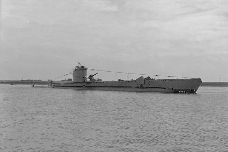 HMS Urtica P83 Submarine | Photo Print | Framed Print | Poster | V Class | Royal Navy Hampshire Prints
