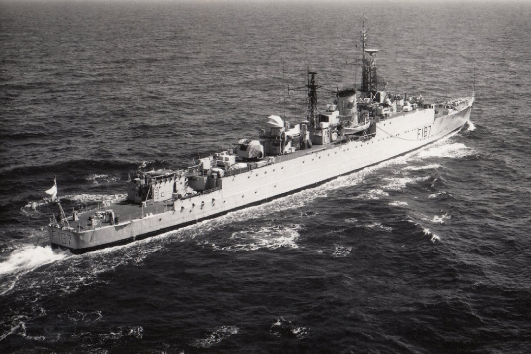 HMS Whirlwind F187 (R87) | Photo Print | Framed Print | W Class | Destroyer | Royal Navy Hampshire Prints