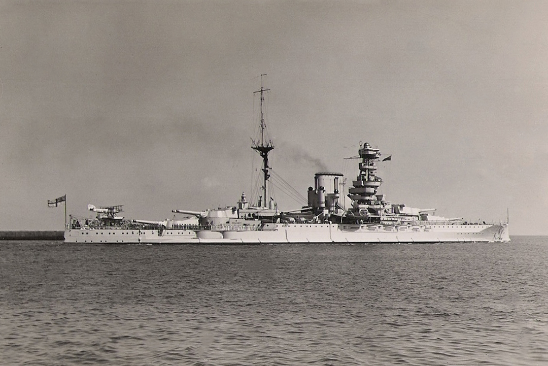 HMS Valiant (02) | Photo Print | Framed Print | Queen Elizabeth Class | Battleship| Royal Navy Hampshire Prints