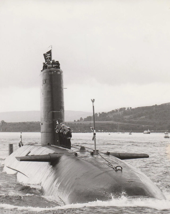 HMS Conqueror S48 submarine | Photo Print | Framed Print | Churchill class | Royal Navy Hampshire Prints