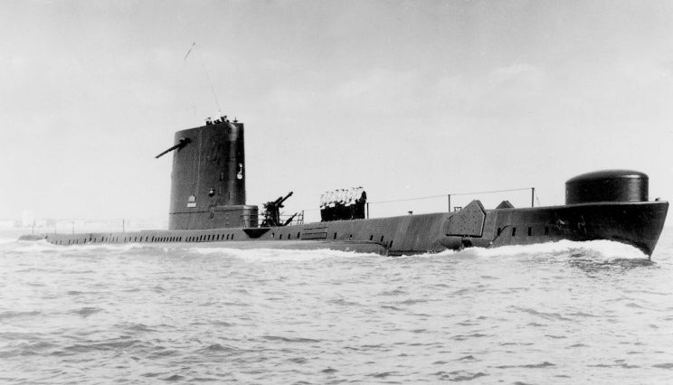 HMS Andrew P423 Royal Navy Amphion class Submarine Photo Print or Framed Print - Hampshire Prints