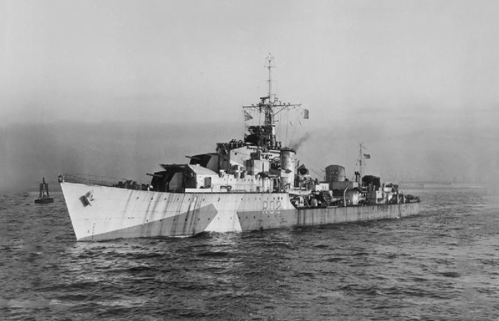 HMS Zest R02 (F102) | Photo Print | Framed Print | Poster | Z Class | Destroyer | Royal Navy Hampshire Prints