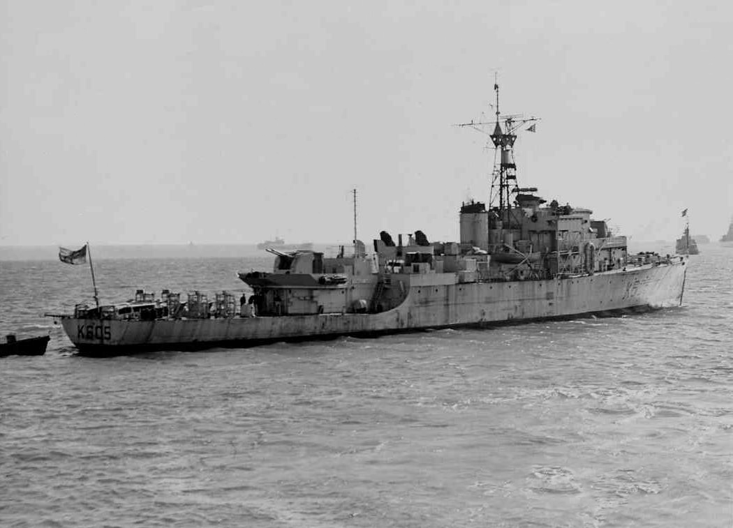 HMS Padstow Bay K608 Royal Navy Bay Class Frigate Photo Print or Framed Print - Hampshire Prints