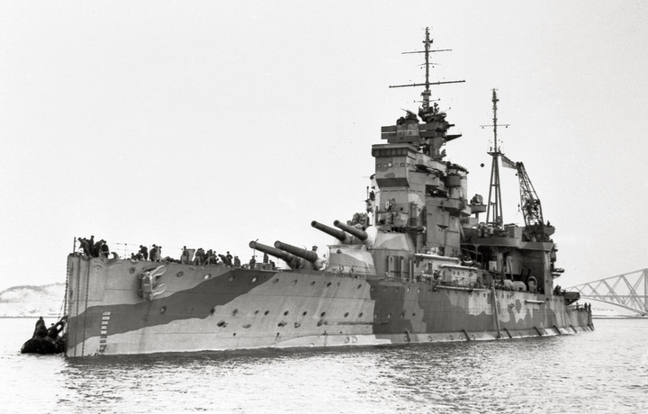 HMS Queen Elizabeth (1913) | Photo Print | Framed Print | Queen Elizabeth Class | Battleship | Royal Navy Hampshire Prints