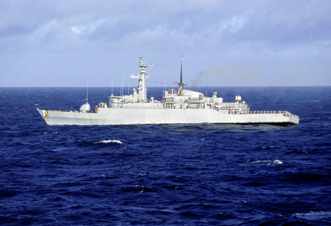 HMS Ambuscade F172 | Photo Print | Framed Print | Poster | Type 21 | Frigate | Royal Navy Hampshire Prints