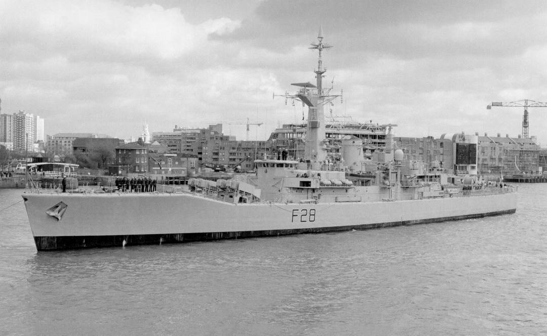 HMS Cleopatra F28 | Photo Print | Framed Print | Leander Class | Frigate | Royal Navy Hampshire Prints