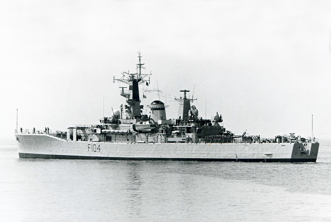 HMS Dido F104 | Photo Print | Framed Print | Leander Class | Frigate | Royal Navy Hampshire Prints