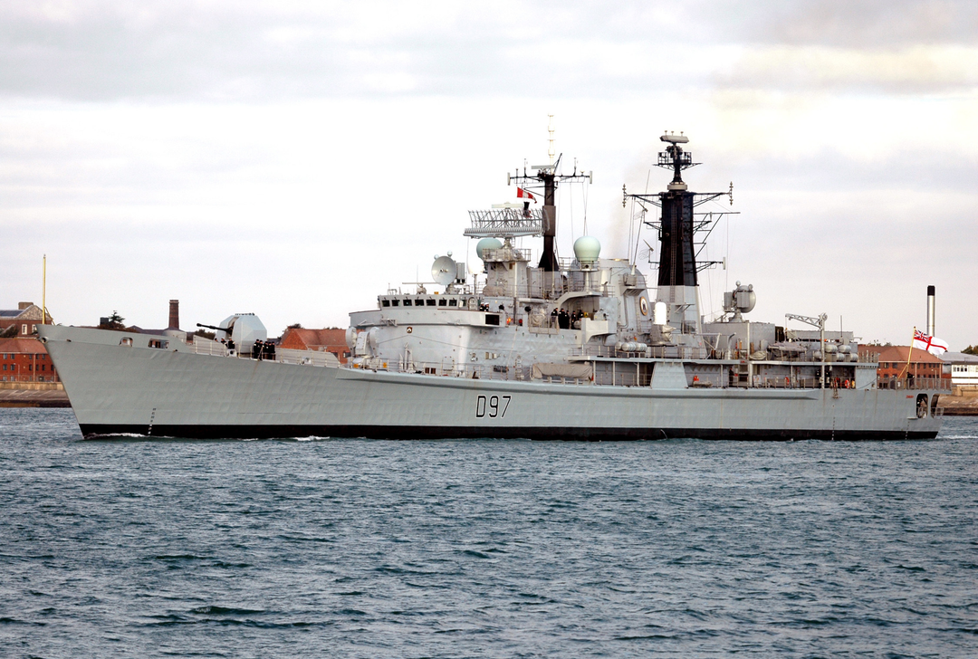 HMS Edinburgh D97 Royal Navy Type 42 Destroyer Photo Print or Framed Print - Hampshire Prints