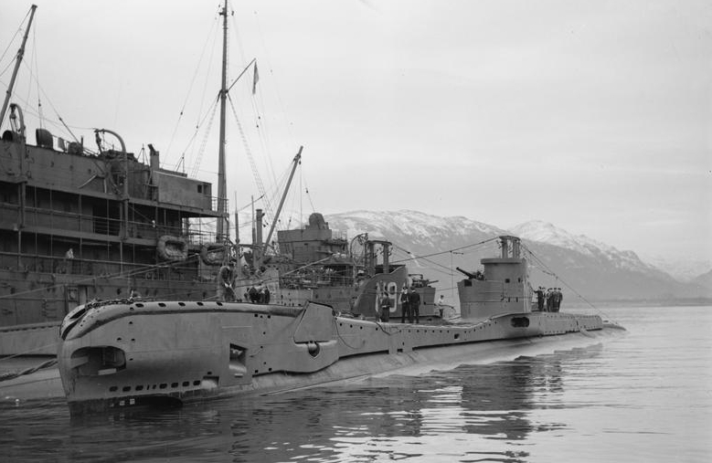 HMS Tigris N63 Royal Navy T class Submarine Photo Print or Framed Print - Hampshire Prints