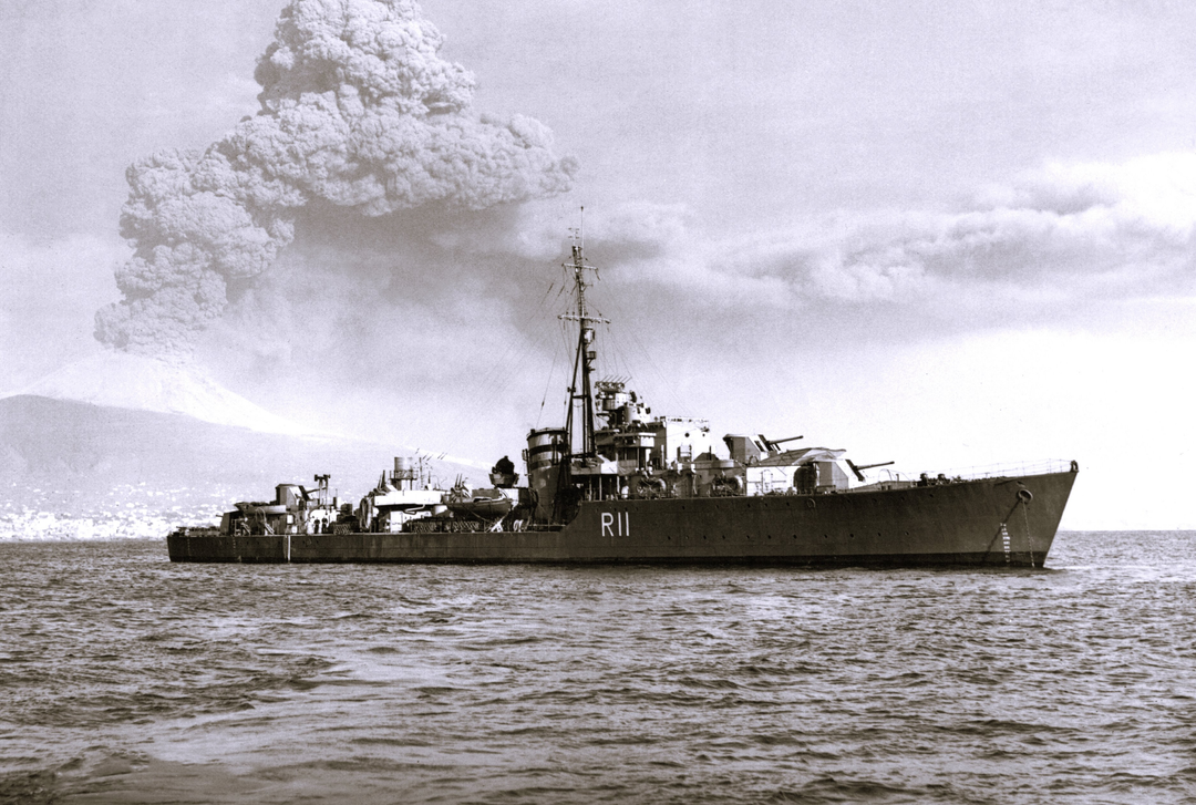 HMS Tumult R11 (F121) | Photo Print | Framed Print | T Class | Destroyer | Royal Navy Hampshire Prints