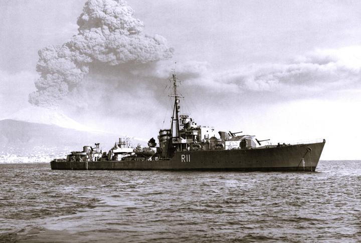 HMS Tumult R11 (F121) | Photo Print | Framed Print | T Class | Destroyer | Royal Navy Hampshire Prints