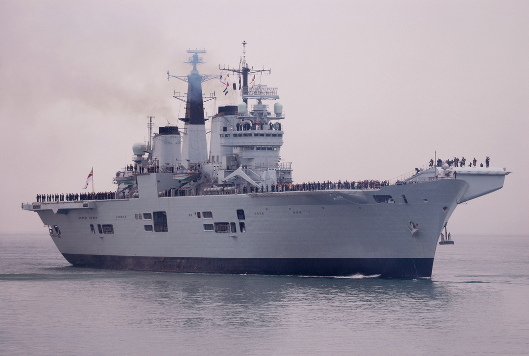 HMS Invincible R05 | Photo Print | Framed Print | Invincible Class | Aircraft Carrier | Royal Navy Hampshire Prints
