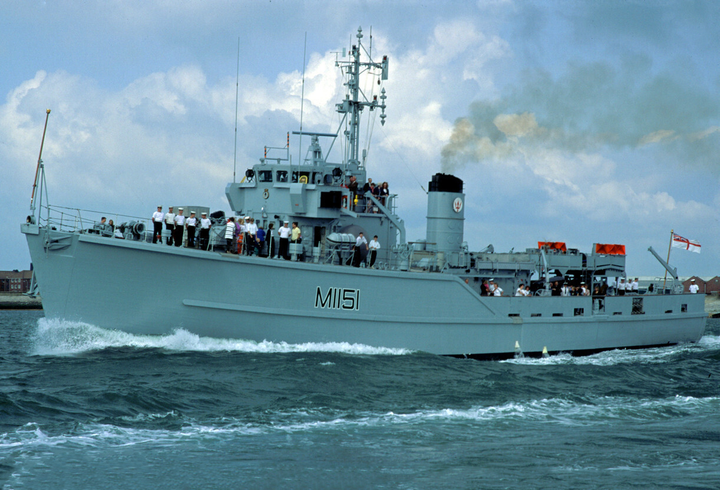 HMS Iveston M1151 Royal Navy Ton Class Minesweeper Photo Print or Framed Print - Hampshire Prints