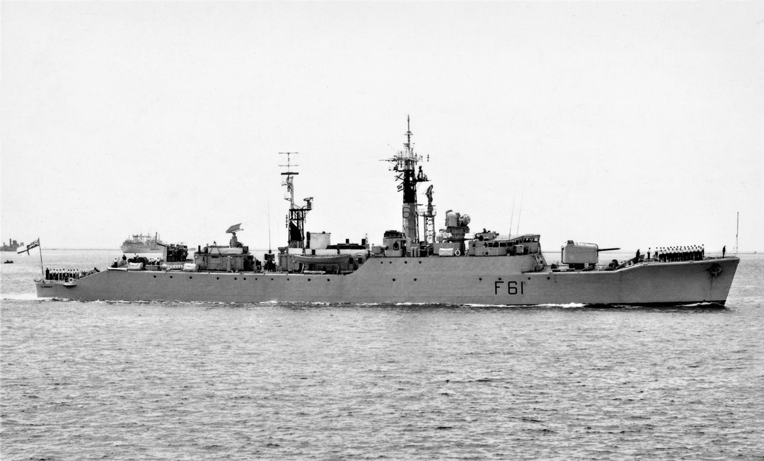 HMS Llandaff F61 Royal Navy Salisbury class Frigate Photo Print or Framed Print - Hampshire Prints