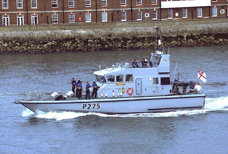 HMS Raider P275 Royal Navy Archer Class P2000 Patrol Vessel Photo Print or Framed Photo Print - Hampshire Prints